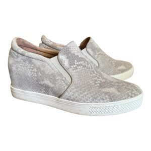 Caslon Allie Wedge Sneaker in Grey Snake Print Suede 10M